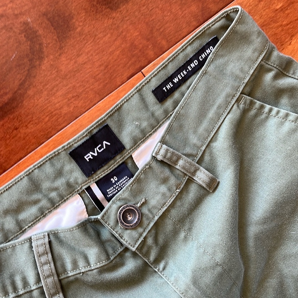 RVCA men’s The Week-End chinos.